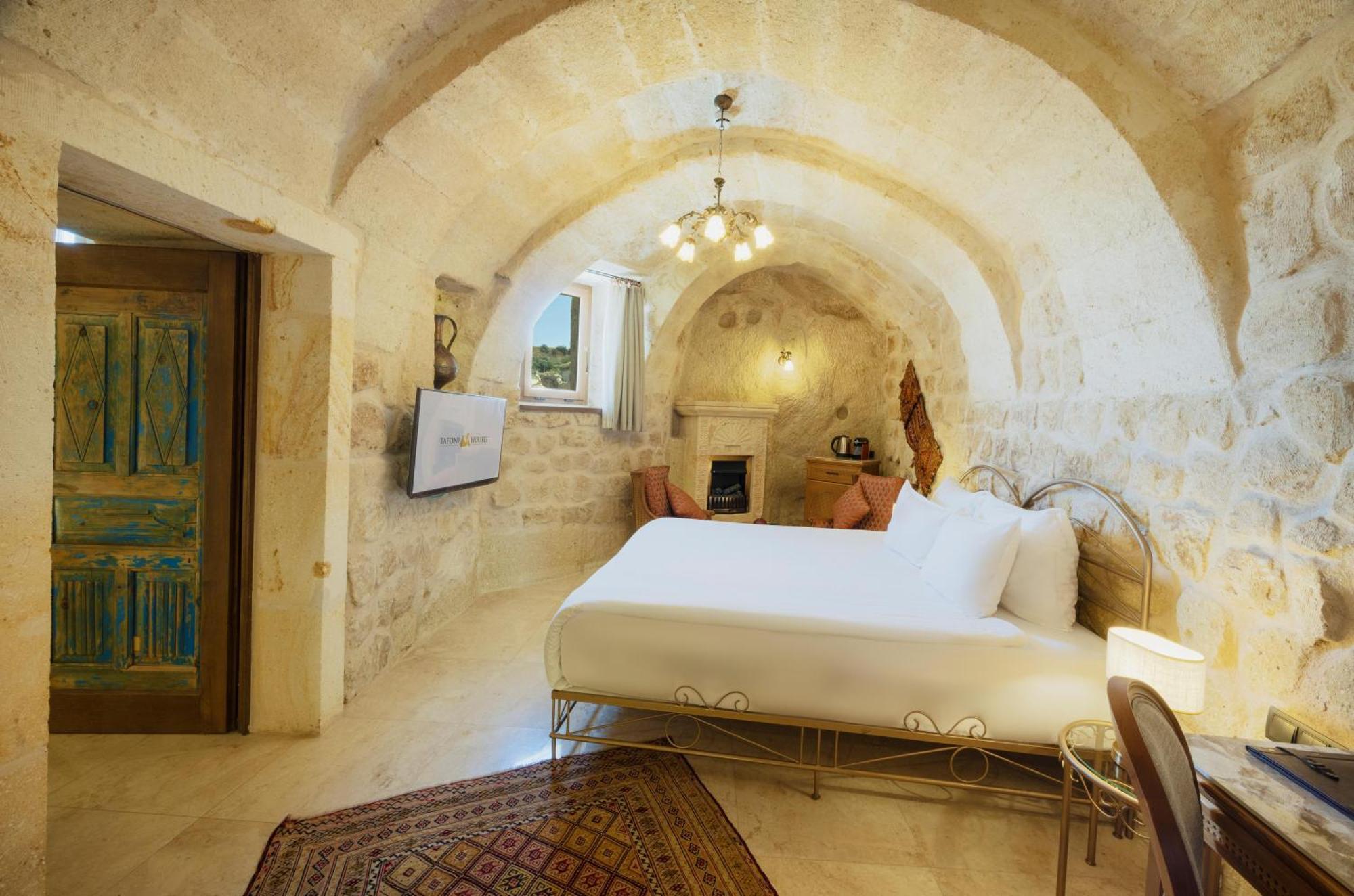 Tafoni Houses Cave Hotel Ортахисар Экстерьер фото