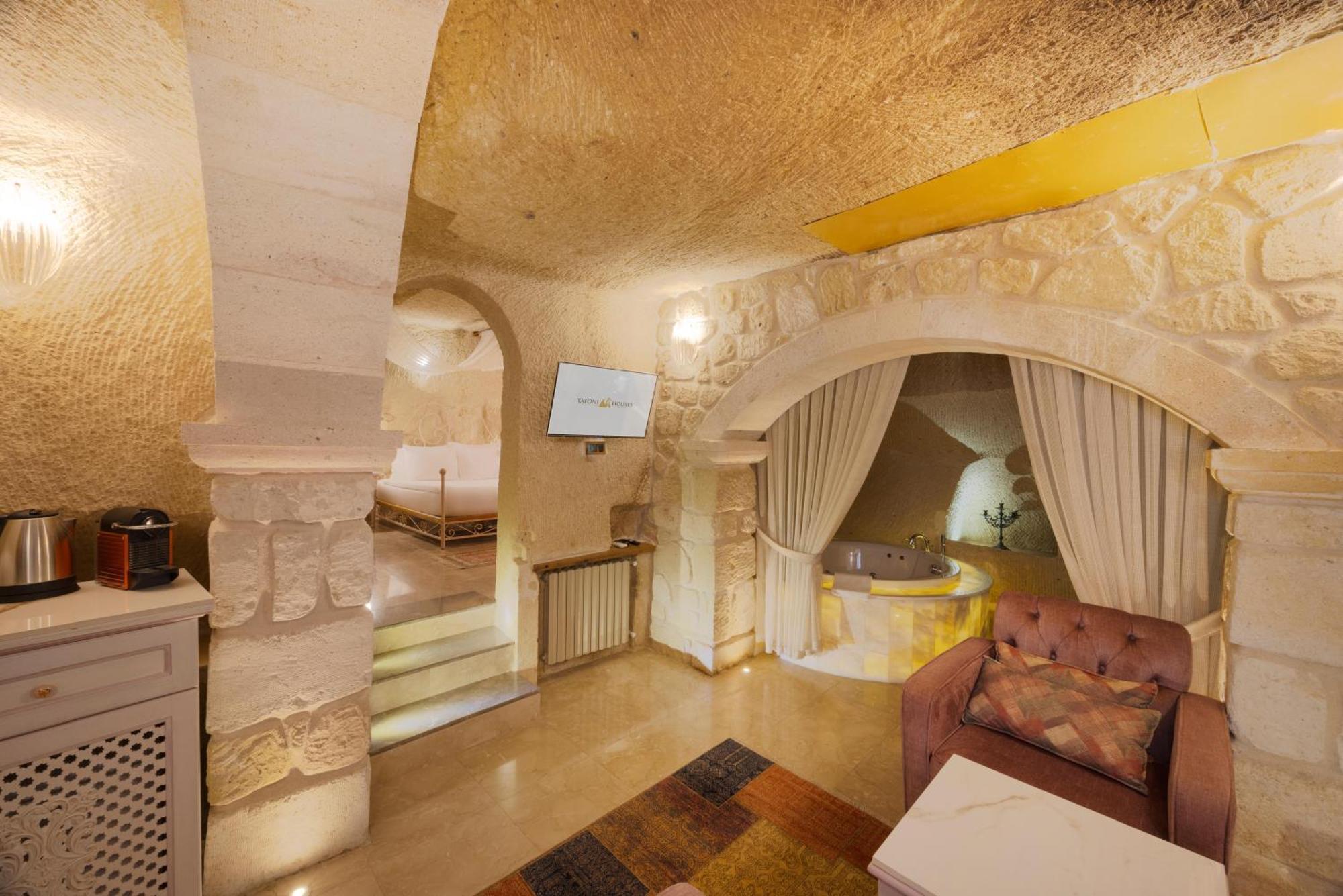 Tafoni Houses Cave Hotel Ортахисар Экстерьер фото