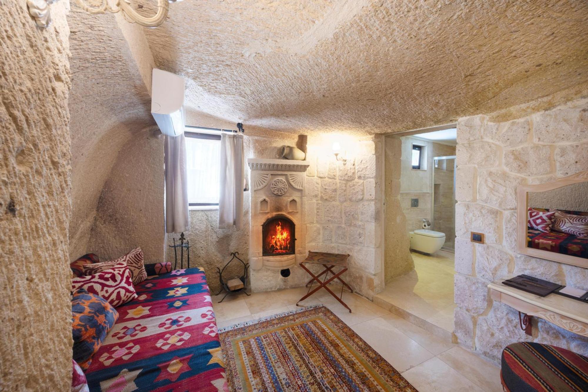 Tafoni Houses Cave Hotel Ортахисар Экстерьер фото